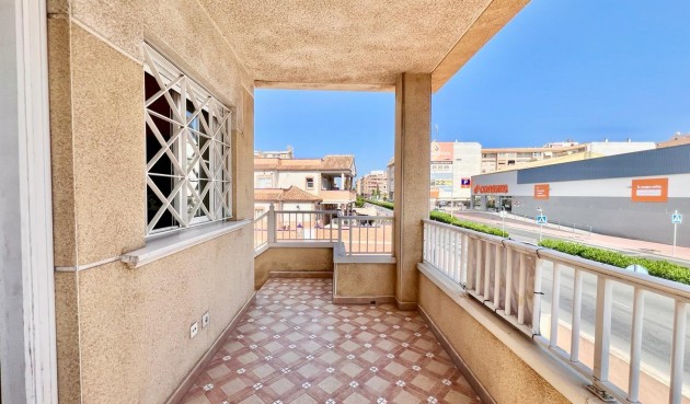 Resale - Bungalow -
Torrevieja - Centro