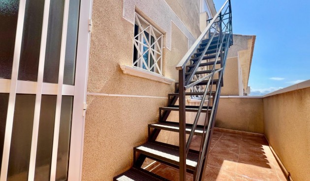 Resale - Bungalow -
Torrevieja - Centro