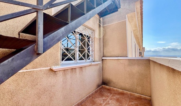 Resale - Bungalow -
Torrevieja - Centro