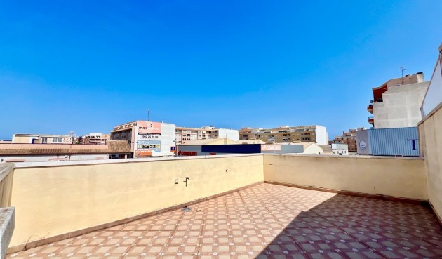 Resale - Bungalow -
Torrevieja - Centro