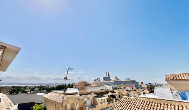 Resale - Bungalow -
Torrevieja - Centro