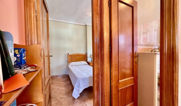 Resale - Bungalow -
Torrevieja - Centro