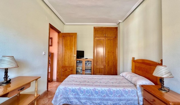 Resale - Bungalow -
Torrevieja - Centro