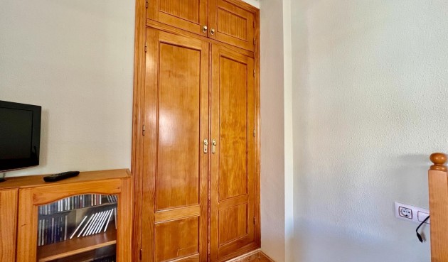 Resale - Bungalow -
Torrevieja - Centro
