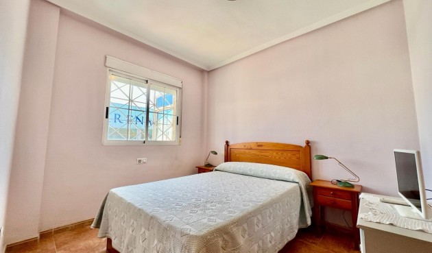 Resale - Bungalow -
Torrevieja - Centro