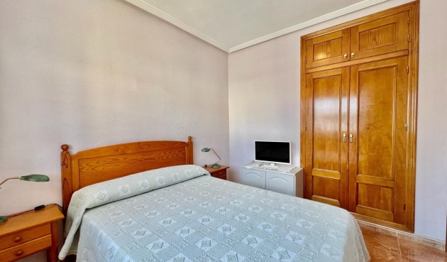 Resale - Bungalow -
Torrevieja - Centro