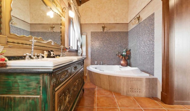 Resale - Villa -
Molins - Inland