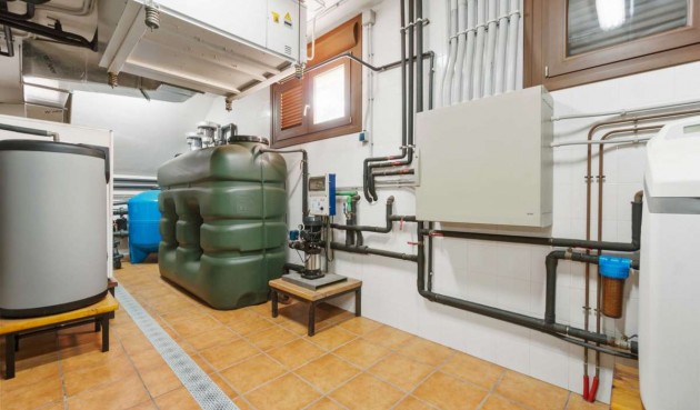 Resale - Villa -
Molins - Inland