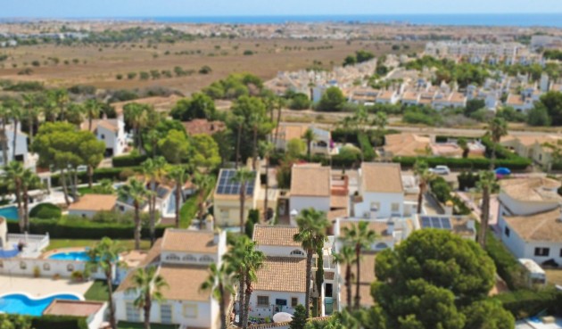 Resale - Villa -
Orihuela Costa - Costa Blanca