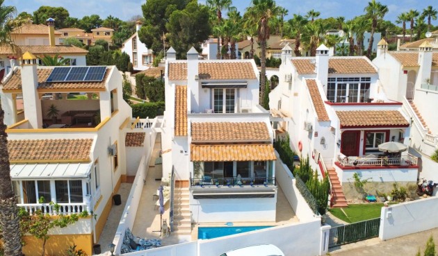Resale - Villa -
Orihuela Costa - Costa Blanca