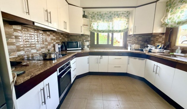 Resale - Villa -
Orihuela Costa - Costa Blanca