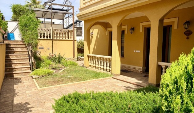 Resale - Villa -
Orihuela Costa - Costa Blanca