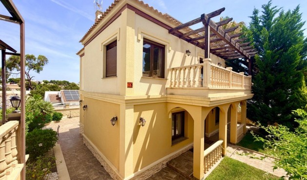Resale - Villa -
Orihuela Costa - Costa Blanca