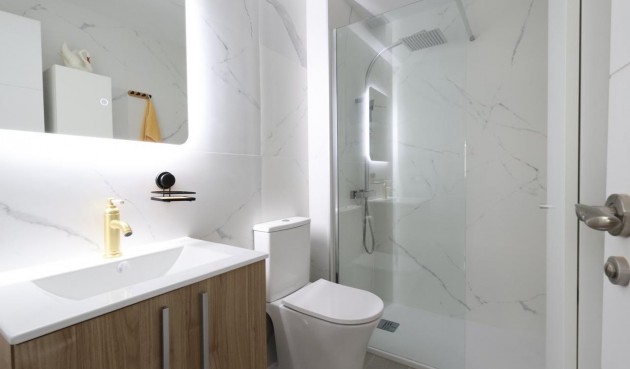 Resale - Bungalow -
Torrevieja - Costa Blanca