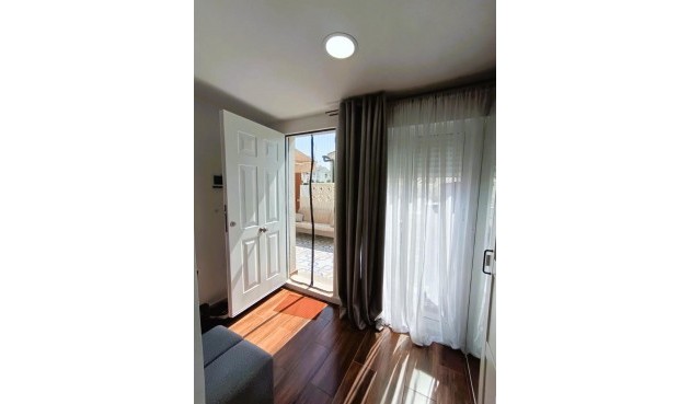 Resale - Bungalow -
Torrevieja - Costa Blanca