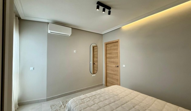 Resale - Apartment -
Torrevieja - Playa del Cura