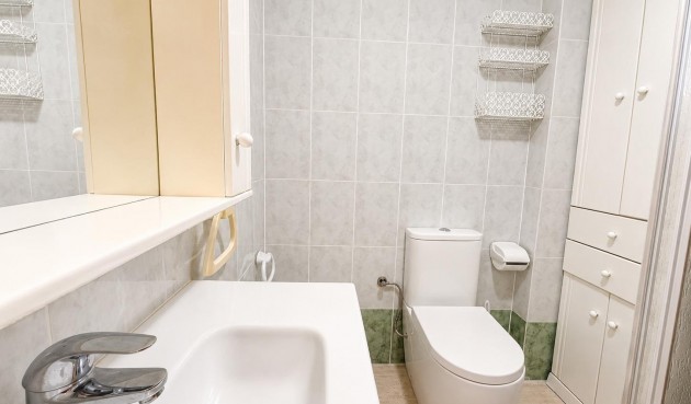 Resale - Apartment -
Torrevieja - Habaneras