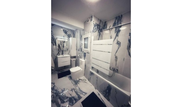 Resale - Penthouse -
Torrevieja - Centro