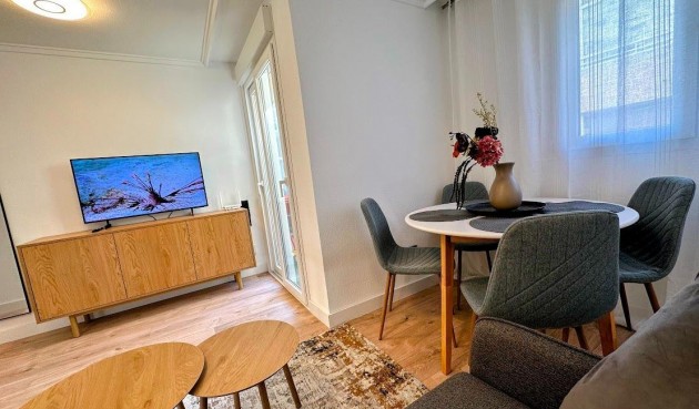 Resale - Apartment -
Torrevieja - Centro