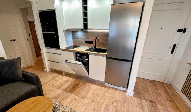 Resale - Apartment -
Torrevieja - Centro