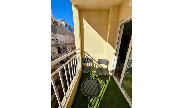 Resale - Apartment -
Torrevieja - Centro