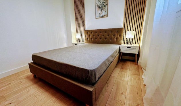 Resale - Apartment -
Torrevieja - Centro