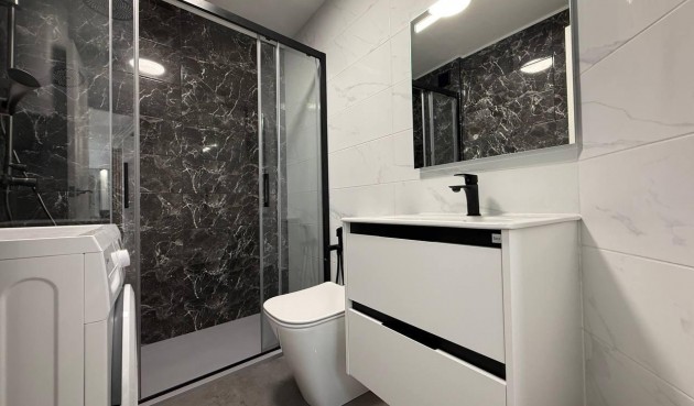 Resale - Apartment -
Torrevieja - Centro
