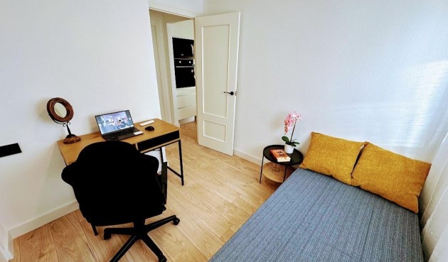 Resale - Apartment -
Torrevieja - Centro