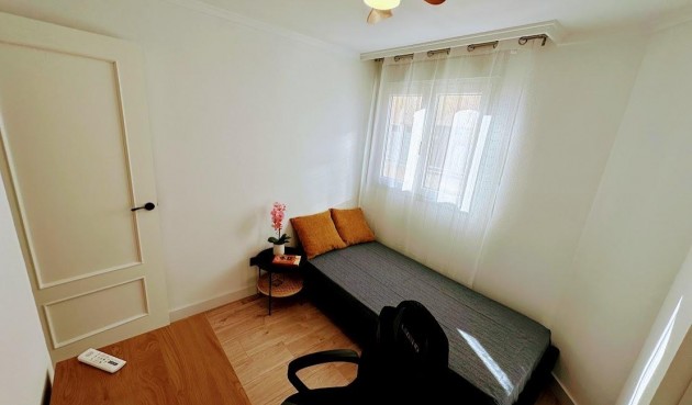 Resale - Apartment -
Torrevieja - Centro