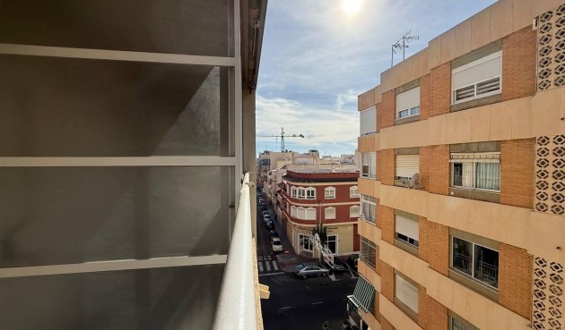 Resale - Apartment -
Torrevieja - Centro