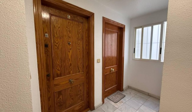 Resale - Apartment -
Torrevieja - Centro