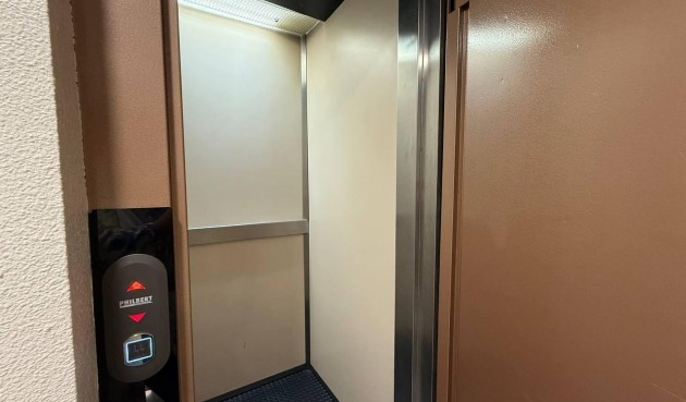 Resale - Apartment -
Torrevieja - Centro