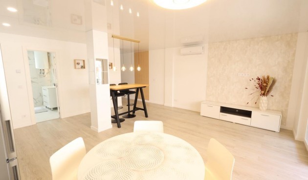 Resale - Apartment -
Torrevieja - Costa Blanca