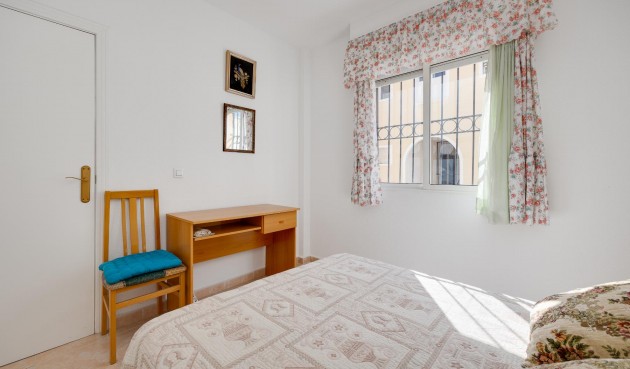 Resale - Bungalow -
Torrevieja - Costa Blanca