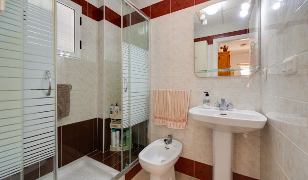 Resale - Bungalow -
Torrevieja - Costa Blanca