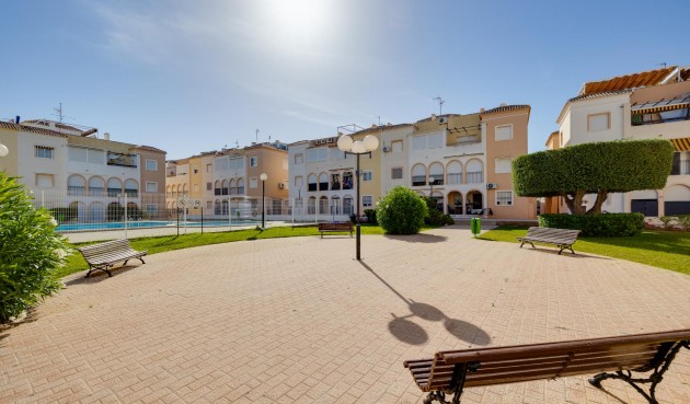 Resale - Bungalow -
Torrevieja - Costa Blanca