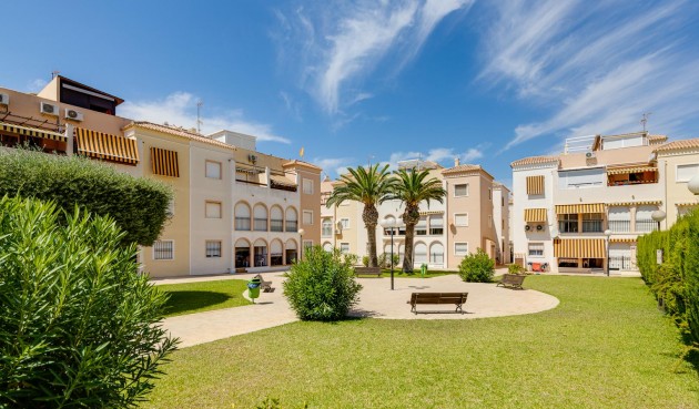 Resale - Bungalow -
Torrevieja - Costa Blanca
