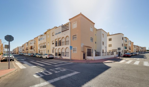 Resale - Bungalow -
Torrevieja - Costa Blanca
