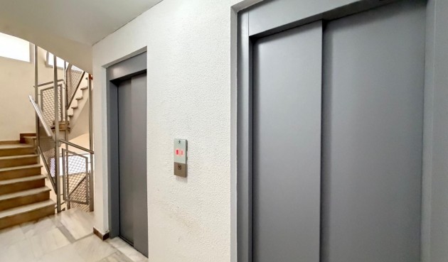 Resale - Apartment -
Torrevieja - Playa de los Locos