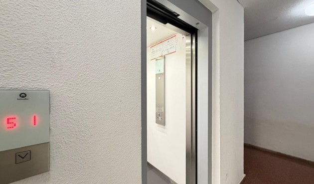 Resale - Apartment -
Torrevieja - Playa de los Locos