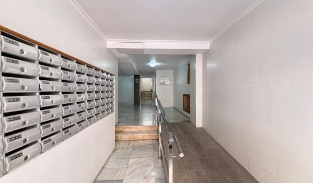 Resale - Apartment -
Torrevieja - Playa de los Locos