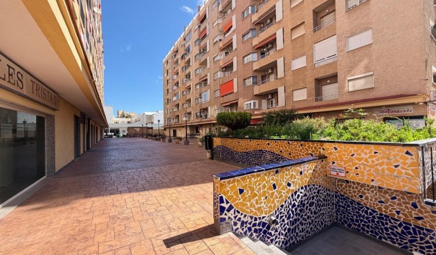 Resale - Apartment -
Torrevieja - Playa de los Locos