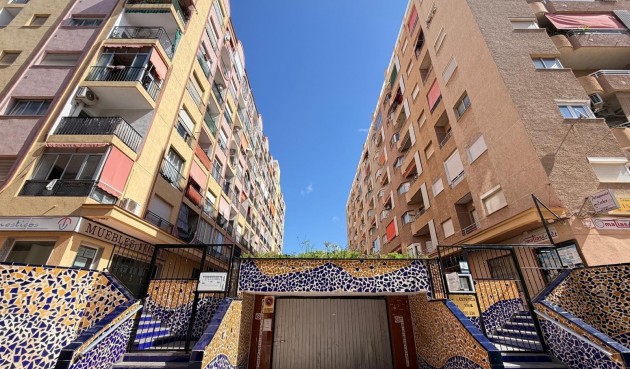 Resale - Apartment -
Torrevieja - Playa de los Locos