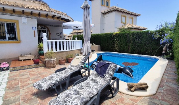 Resale - Villa -
Villamartin - Costa Blanca