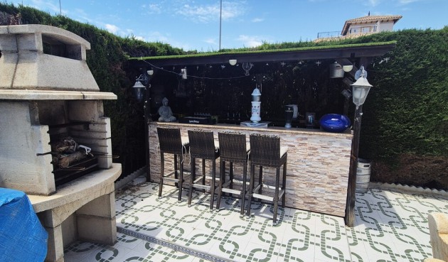 Resale - Villa -
Villamartin - Costa Blanca