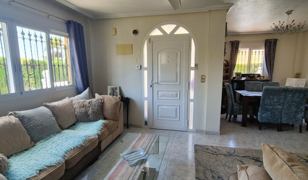 Resale - Villa -
Villamartin - Costa Blanca