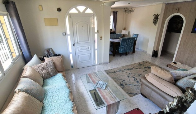 Resale - Villa -
Villamartin - Costa Blanca