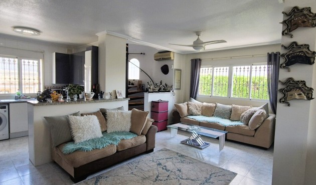 Resale - Villa -
Villamartin - Costa Blanca