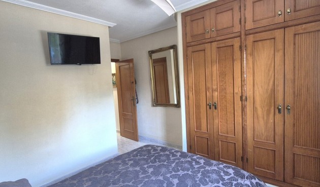 Resale - Villa -
Villamartin - Costa Blanca