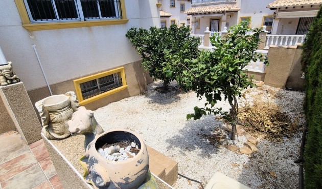 Resale - Villa -
Villamartin - Costa Blanca